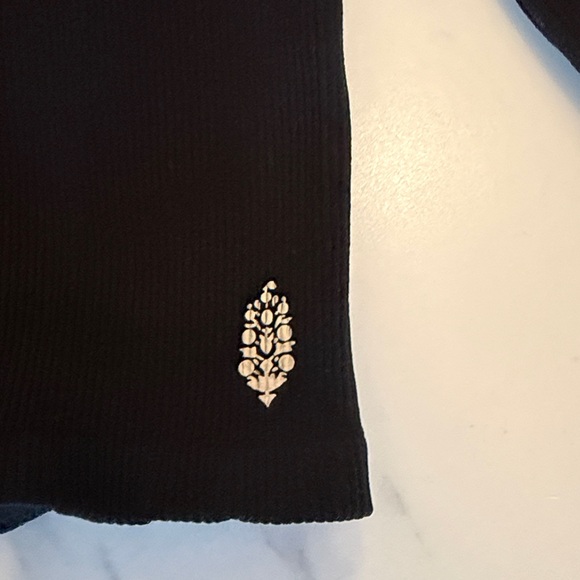 NWT FP Movement Happiness Runs Floral Long Sleeve XS/S Black - Picture 7 of 7